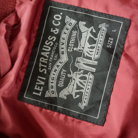Levi's Maroons Windbreaker Jacket - Picture 2 of 9